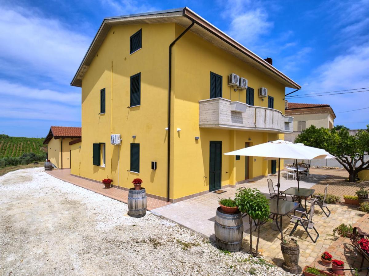 La Casa Del Vino - B&B Tollo Eksteriør billede